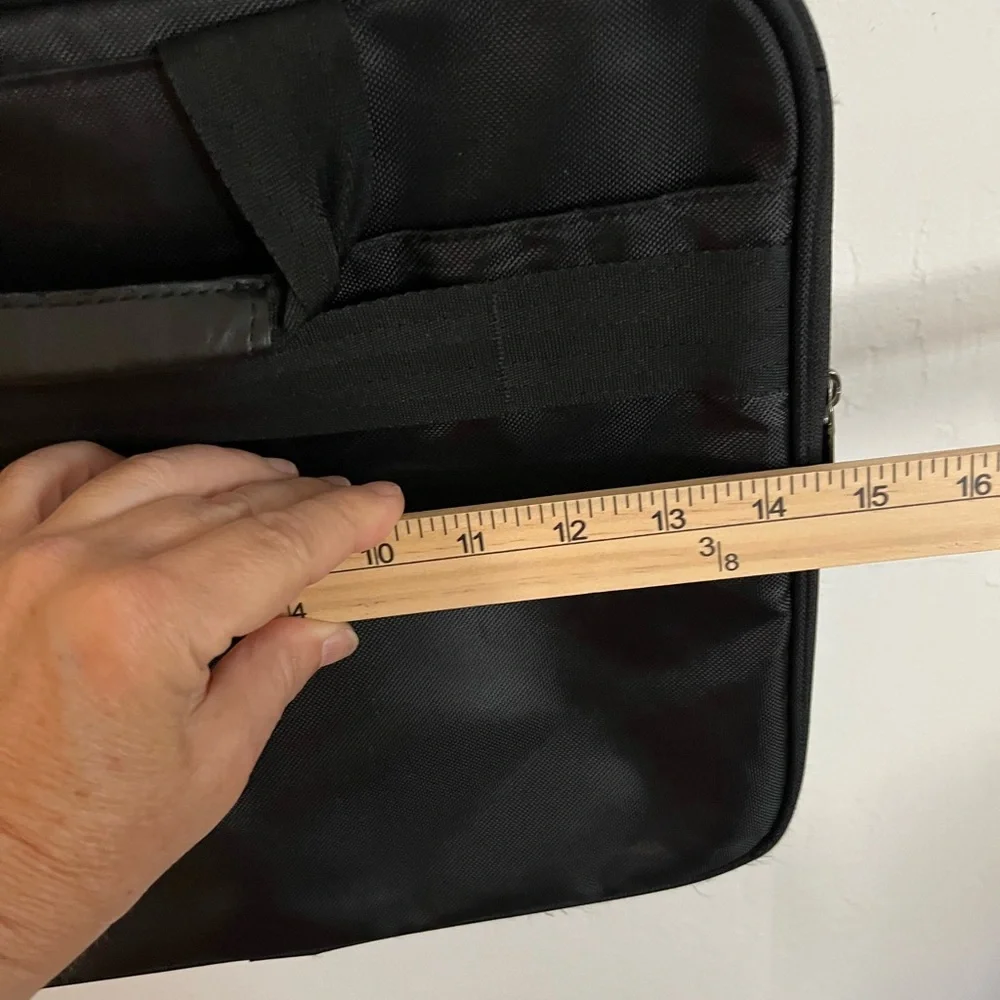 Dell Black Nylon Soft Laptop Bag, Approx 15”w x 12”h x 2”d, Lots of Storage Zips